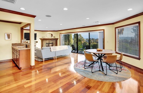 Eagle Rock House | Magnificent View House Close To All