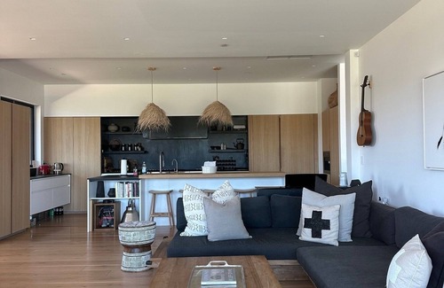 Malibu House | Magnificent views in luxurious, secluded 3-bedroom hillside retreat in Malibu