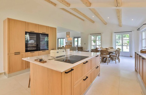 Saint-Tropez Apartment | Magnificent villa overlooking the bay of Canebiers