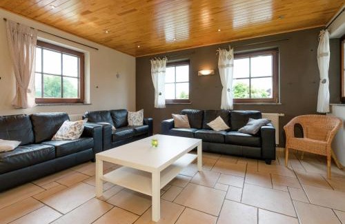 Brisy Villa | Magnificent Villa in Brisy with Sauna Roofed