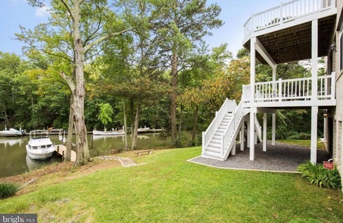 Dowell House | Magnificent Water Front Property