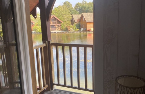 Hourtin Port Ski Chalet | Magnificent waterfront wooden chalet 100m from Lac d'Hourtin, 15 km from the ocean.