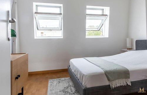 Quartier des Grandes-Carrieres Apartment | Magnificient Terrace 6 pers flat