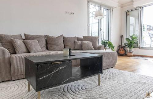 Quartier des Grandes-Carrieres Apartment | Magnificient Terrace 6 pers flat