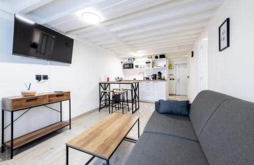 Combat Apartment | Magnifique Flat le Belleville - Lumineux - 4 personnes - Proche Metro