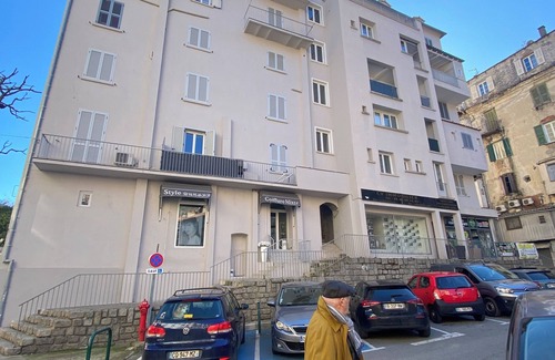 Corte Apartment | Magnifique Grand T2 neuf hyper center Corte, calme, 5 couchages, wifi, lave linge