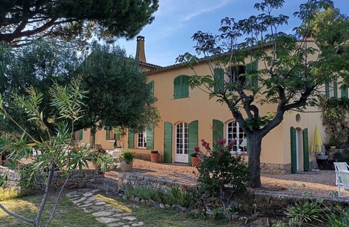 Ollioules House | Magnifique Maison Familiale Avec vue sur la Baie de Sanary
