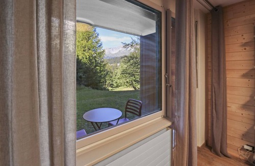 Noes Apartment | Magnifique Studio Avec Terrasse au Centre