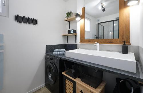 Limoux Apartment | Magnifique*T4*centre ville*WIFI*Billard*Netflix*