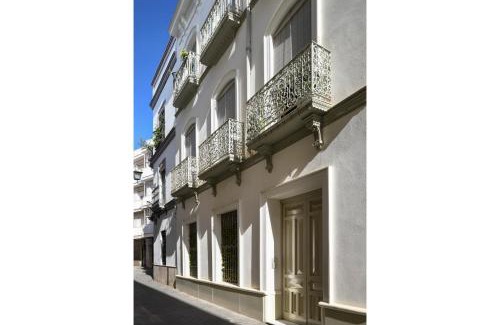 Encarnacion-Regina Apartment | Magno Apartments Cervantes