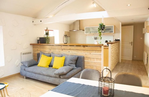 Melun Apartment | MAGNOLIA-6 Min de la Gare - Baignoire Balnéo- Wifi Gratuit