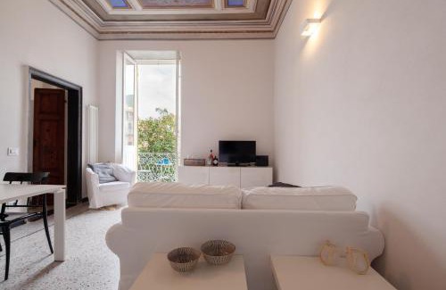 Lerici Apartment | Magnolia Apartment, Historic, Elegant, Seaview, 2 Aircondo BDR, 2BTH, pedestrian area, Free Garage 200 mt far!