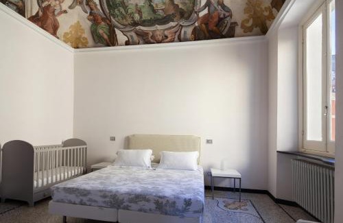 Lerici Apartment | Magnolia Apartment, Historic, Elegant, Seaview, 2 Aircondo BDR, 2BTH, pedestrian area, Free Garage 200 mt far!