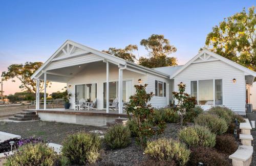 Emu Bay House | Magnolia