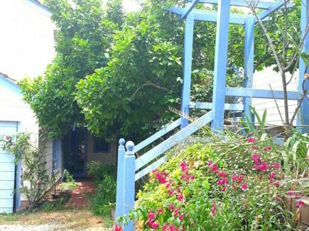 Croydon North House | Magnolia Cottage- wineries, main street, station