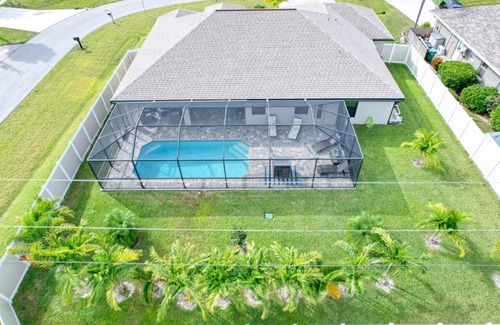 Pelican Villa | Magnolia House - Cape Coral 2020 Pool Home