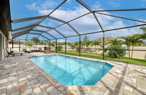 Pelican Villa | Magnolia House - Cape Coral 2020 Pool Home