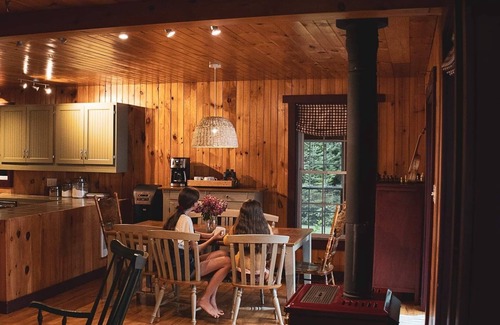 Waterborough House | Magnolia Lane Lakefront Cottage