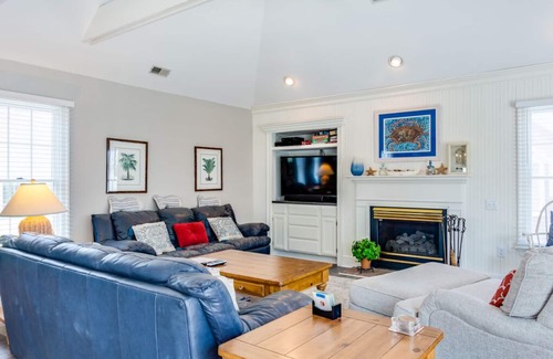 Buck Island House | Magnolia: Private gated community with olympic size pool, tennis court. Relax in