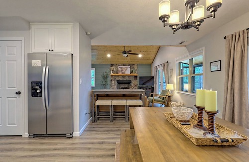 Clayton House | Magnolia Ridge - Dog Friendly!