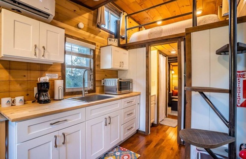 Wildwood House | Magnolia Tiny Home - Hot Tub and Mountain Views