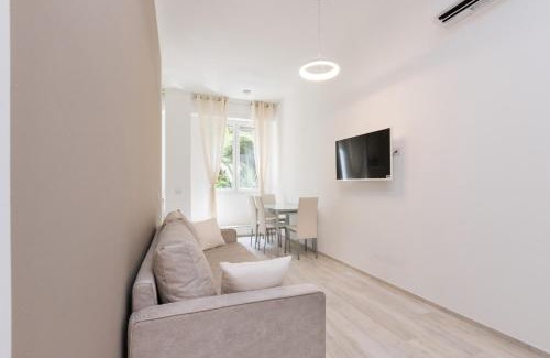 Tricolore Apartment | MagnoliaApartments - 18A Visconti Duomo