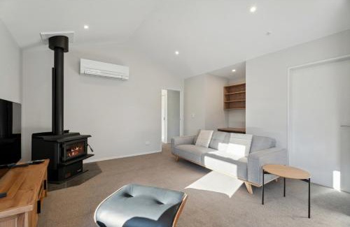 Lowburn House | Magnum Escape - Cromwell Holiday Home
