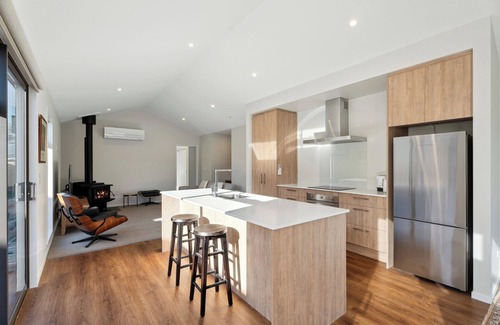 Lowburn House | Magnum Escape - Cromwell Holiday Home