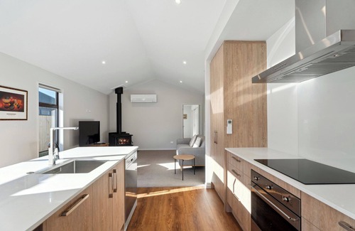 Lowburn House | Magnum Escape - Cromwell Holiday Home