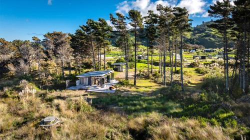 Mahia House | Mahanga Dunes Retreat - Mahia Holiday Home