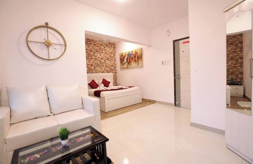 Kandivali East Apartment | Mahindra & Mahindra-2 bedroom/wifi /Comp Breakfast