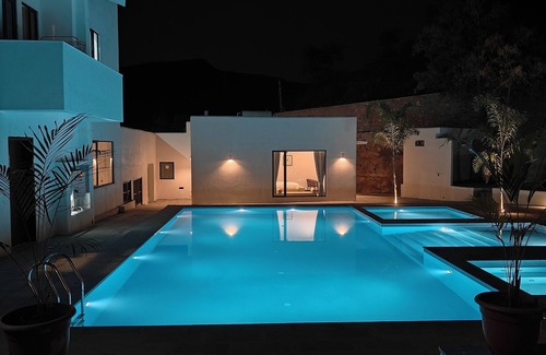 Udaipur District House | Mahua - A boutique Homestay - 5Rooms - Pool - Hillside - Forest area
