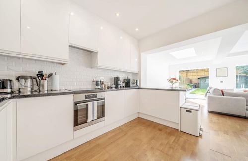Maida Vale Apartment | Maida Vale Gem by Little Venice