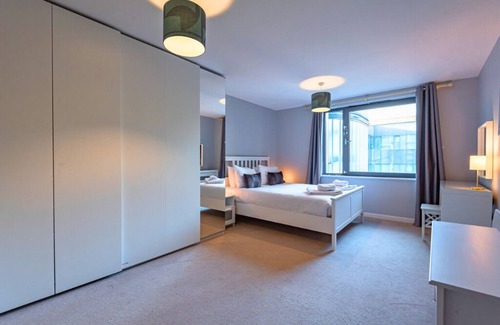 Maidenhead Apartment | MAIDENHEAD Town Centre 2 BR + Balcony FREE Parking & WiFi, Near Windsor & London