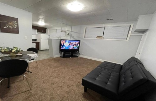 Saskatoon House | Main Central Avenue Basement Suite