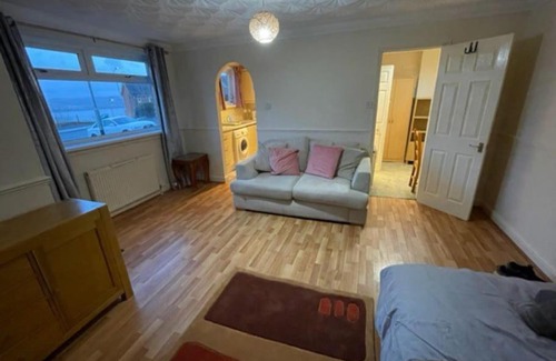 Port Glasgow Apartment | Main door Flat with sea views.