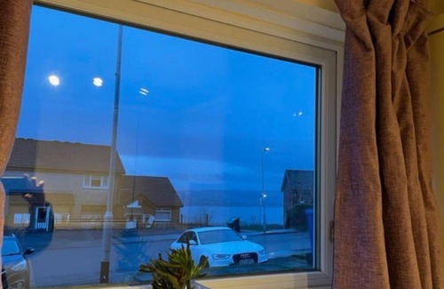 Port Glasgow Apartment | Main door Flat with sea views.