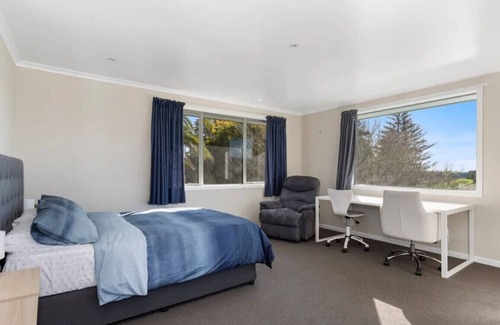 Pukehina Other | Main House-FARM- · Rural Retreat Sanctuary Spa Sauna & Home Cinema!