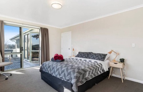Pukehina Other | Main House-FARM- · Rural Retreat Sanctuary Spa Sauna & Home Cinema!