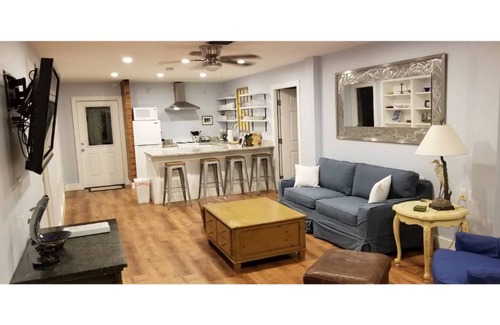 East Naples Apartment | Main-Stay is a larger 2/1 central to all Naples