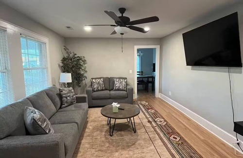 Graham House | Main Stay!