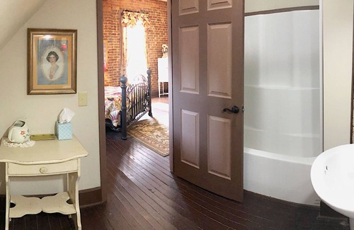 Glasgow Bed & Breakfast | Main Street Bed & Breakfast Established in 1810