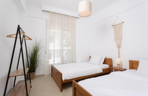 Polichrono House | MainAvenue Palm Seaside