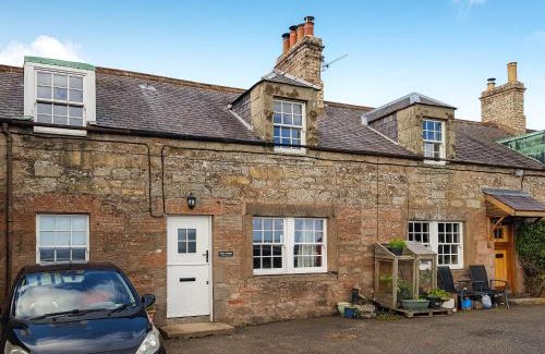 Chirnside House | Maines Farm Cottage