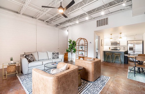 Fayetteville Condo | Mainstay In Fay on Dickson St.
