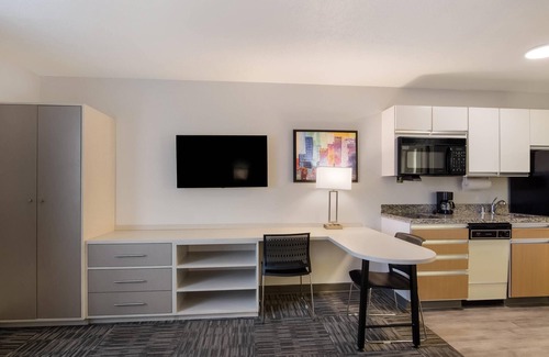 Centennial Hotel | MainStay Suites Denver Tech Center
