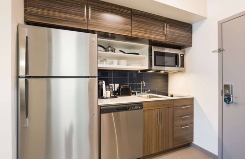 Gaylord Hotel | MainStay Suites Gaylord