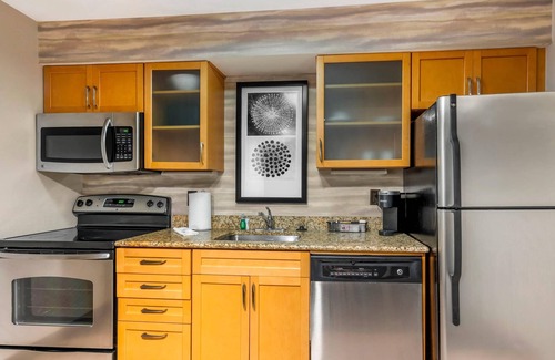 Richmond Heights Hotel | MainStay Suites St. Louis - Galleria