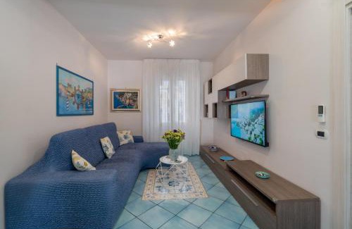 Maiori House | Maiori Apartment by Marcel