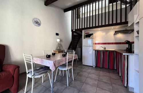 Gruissan Villa | Mais Studio mezz sleeps 4 GRUISSAN